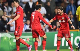 足坛冷门一夜!意甲冠军0-1爆冷,国米1-0登顶榜首,勒沃库森4-3险胜